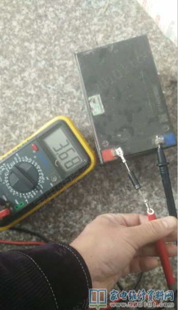 手头上没有指针式数字万用表的好朋友