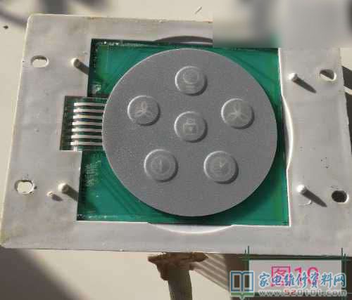 自己家的伊莱克斯ES01抽烟机用了十多年了,它是与订制的厨房
