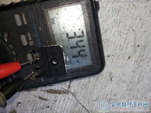 接修一台小火锅电磁炉,是一台环形3500W的,最先插进维修中