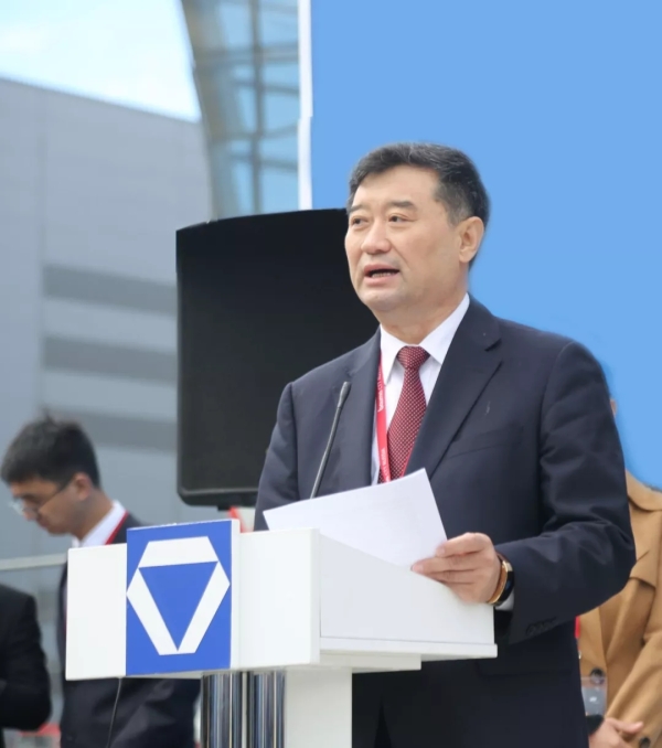 中国工程机械工业协会副会长兼秘书长苏子孟在开幕仪式上致辞